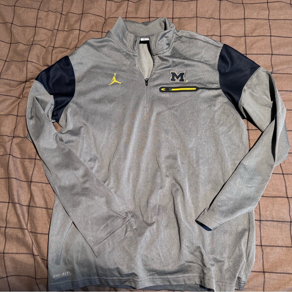 Michigan Wolverines Jordan Dri-Fit Quarter Zip Pullover Gray Large - Picture 2 of 4
